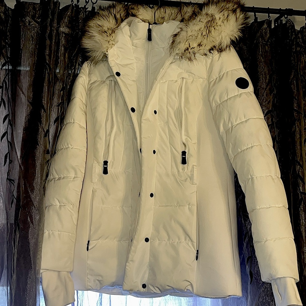 Beautiful white winter jacket with large fur hood